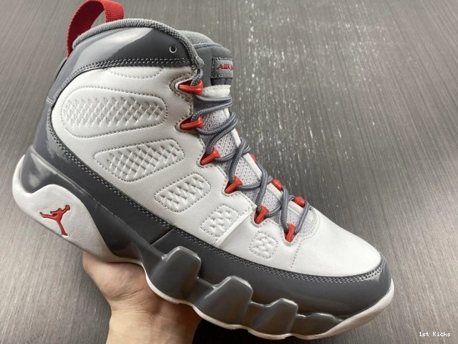 1st Kicks Shoes 9 Jordan CT8019-162 Red Fire Air 0726